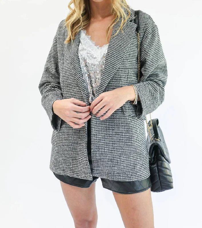 Classy Queen Houndstooth Boyfriend Blazer In Black/white