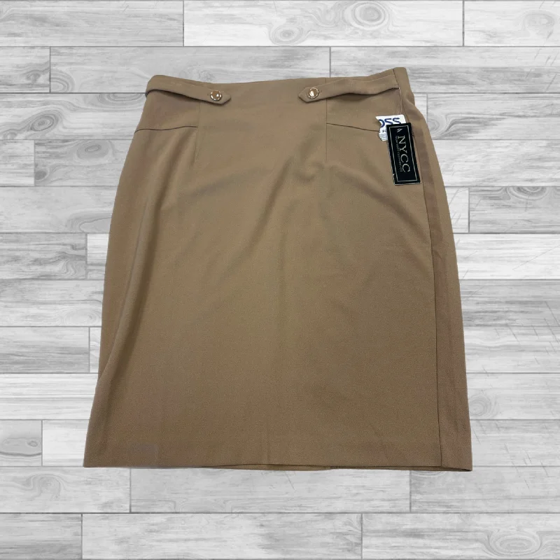 Skirt Mini & Short By Clothes Mentor In Brown, Size: L