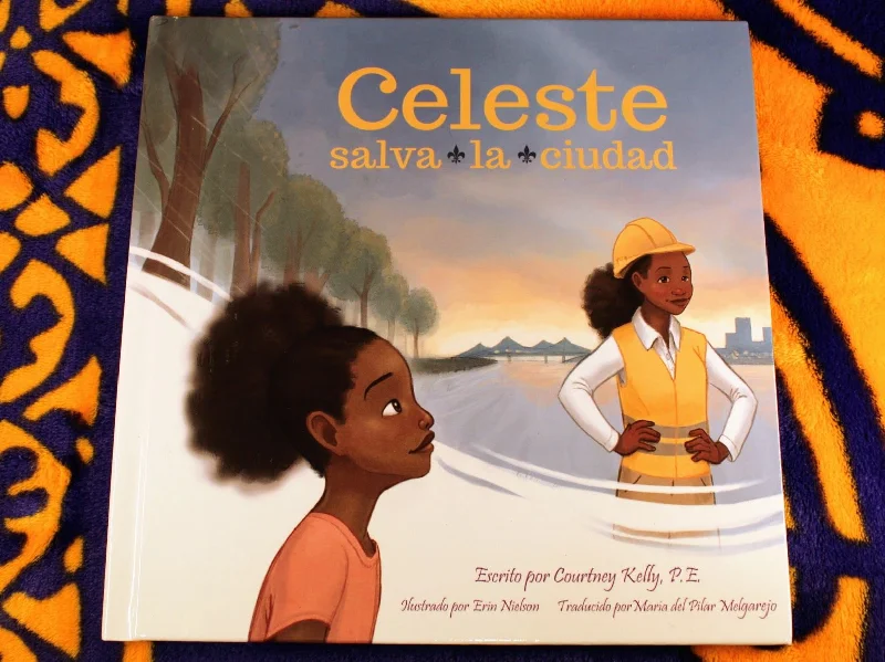 Celeste salva la ciudad Hardcover Book